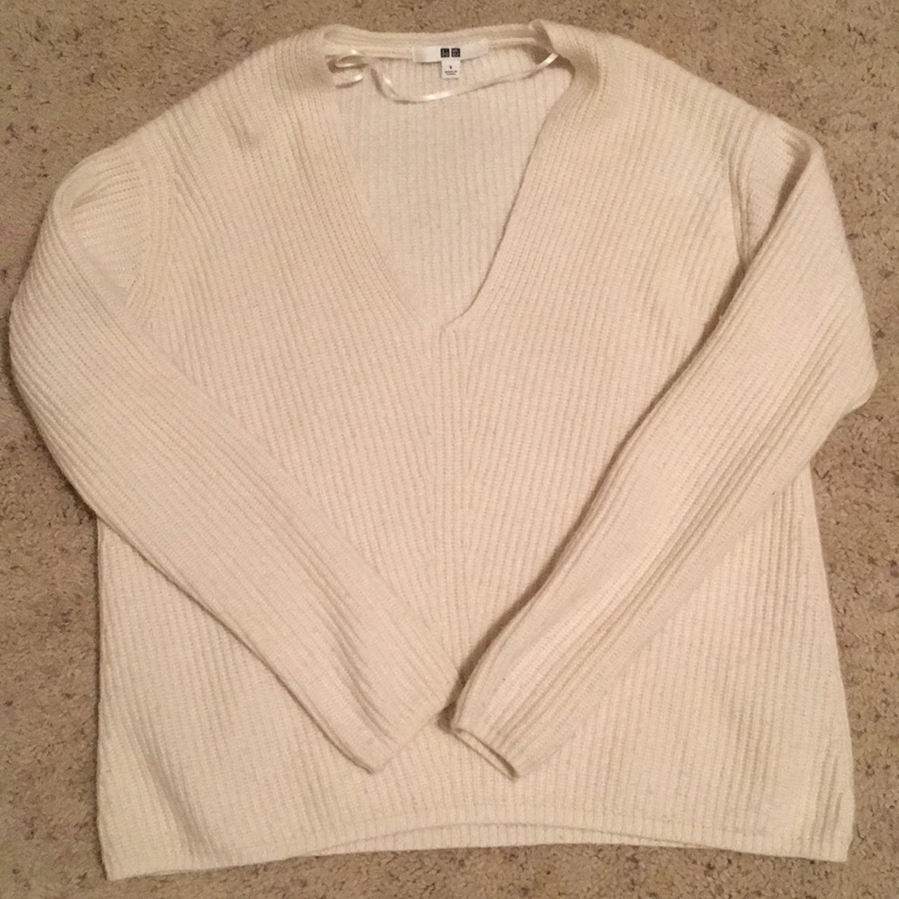 Uniqlo wool sweater
